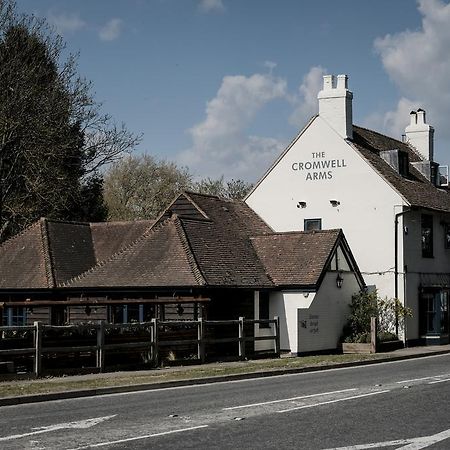 רומזי Cromwell Arms Country Pub With Rooms מראה חיצוני תמונה