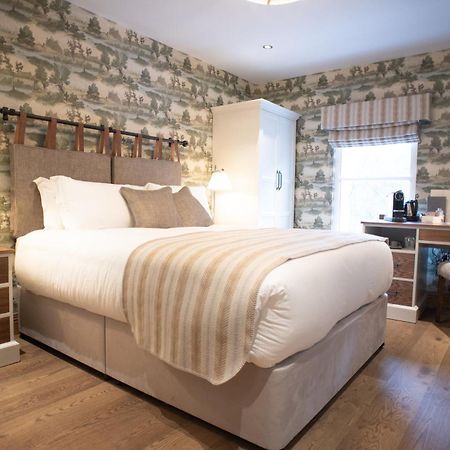 רומזי Cromwell Arms Country Pub With Rooms מראה חיצוני תמונה