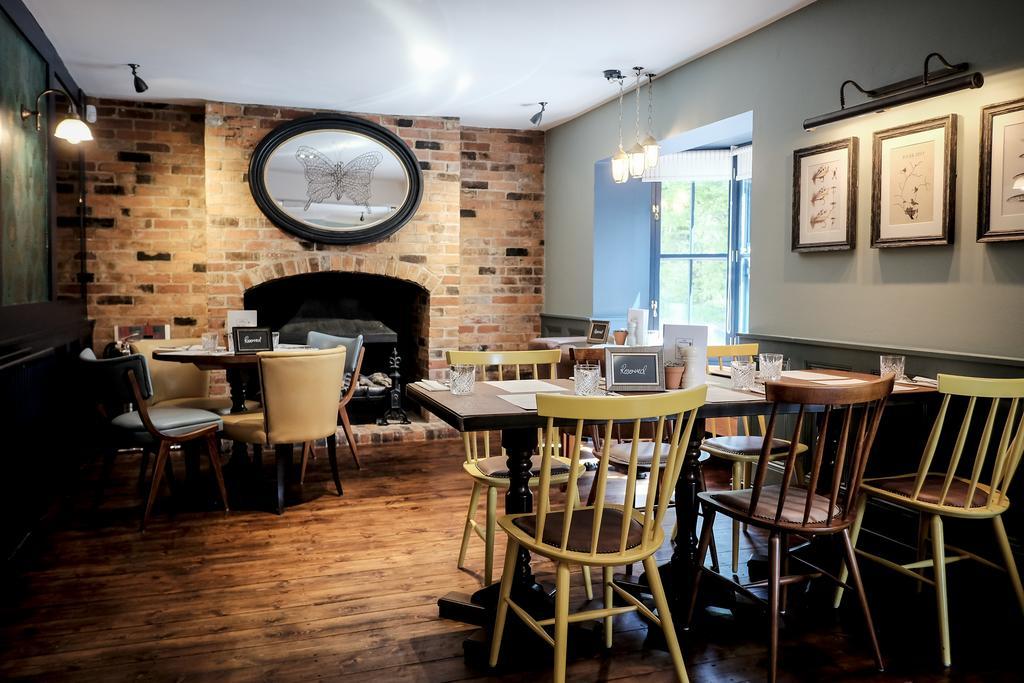 רומזי Cromwell Arms Country Pub With Rooms מראה חיצוני תמונה