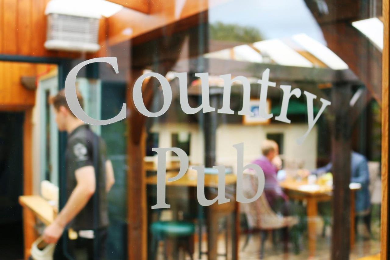 רומזי Cromwell Arms Country Pub With Rooms מראה חיצוני תמונה