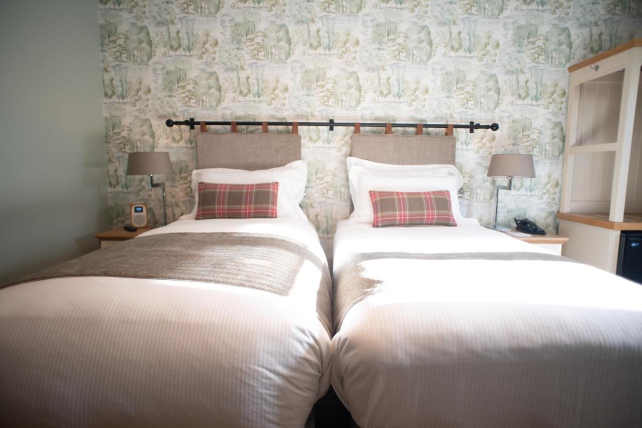 רומזי Cromwell Arms Country Pub With Rooms מראה חיצוני תמונה