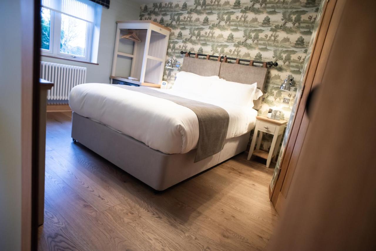 רומזי Cromwell Arms Country Pub With Rooms מראה חיצוני תמונה