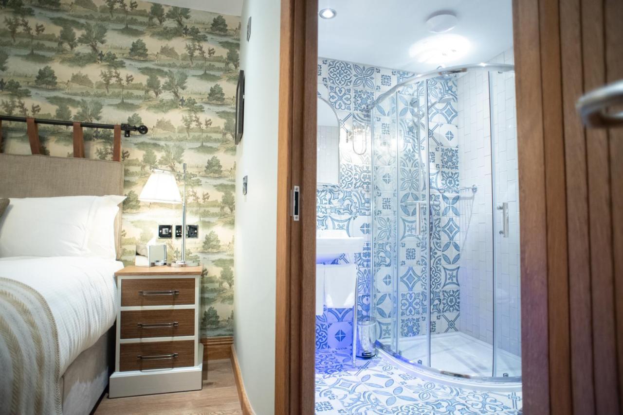 רומזי Cromwell Arms Country Pub With Rooms מראה חיצוני תמונה