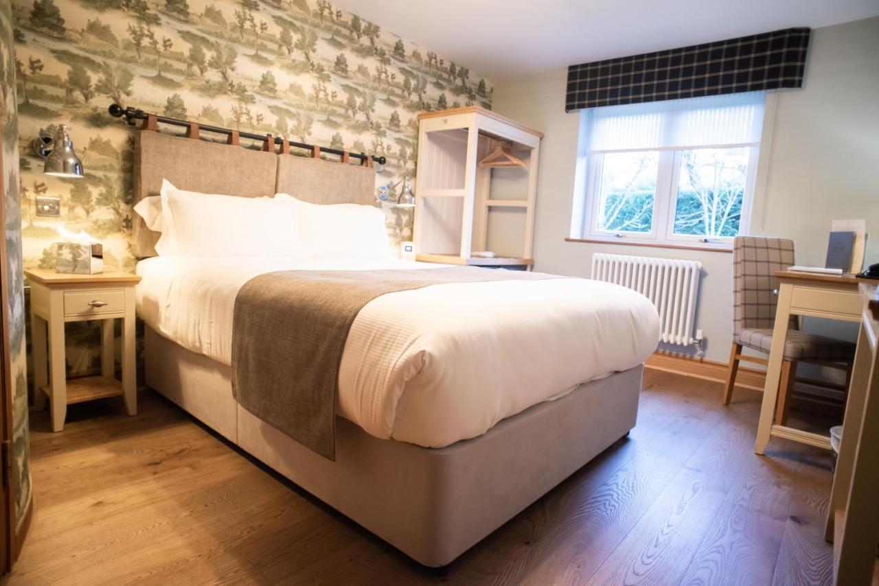 רומזי Cromwell Arms Country Pub With Rooms מראה חיצוני תמונה