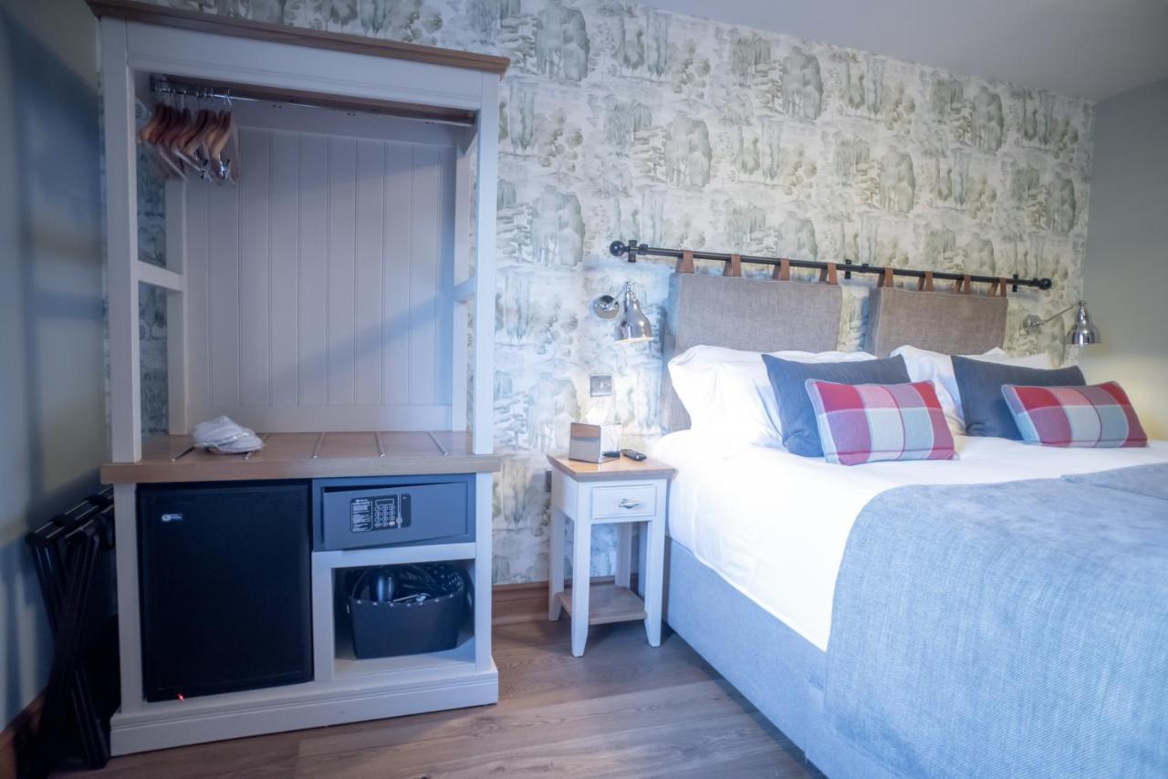 רומזי Cromwell Arms Country Pub With Rooms מראה חיצוני תמונה