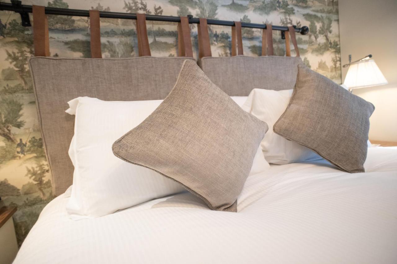 רומזי Cromwell Arms Country Pub With Rooms מראה חיצוני תמונה