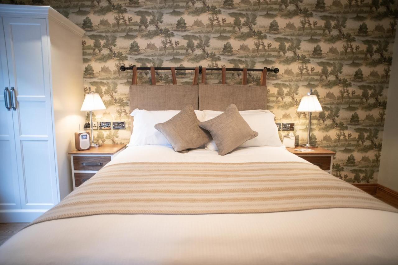 רומזי Cromwell Arms Country Pub With Rooms מראה חיצוני תמונה