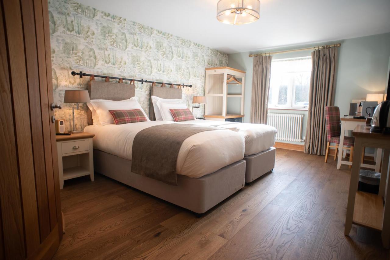 רומזי Cromwell Arms Country Pub With Rooms מראה חיצוני תמונה