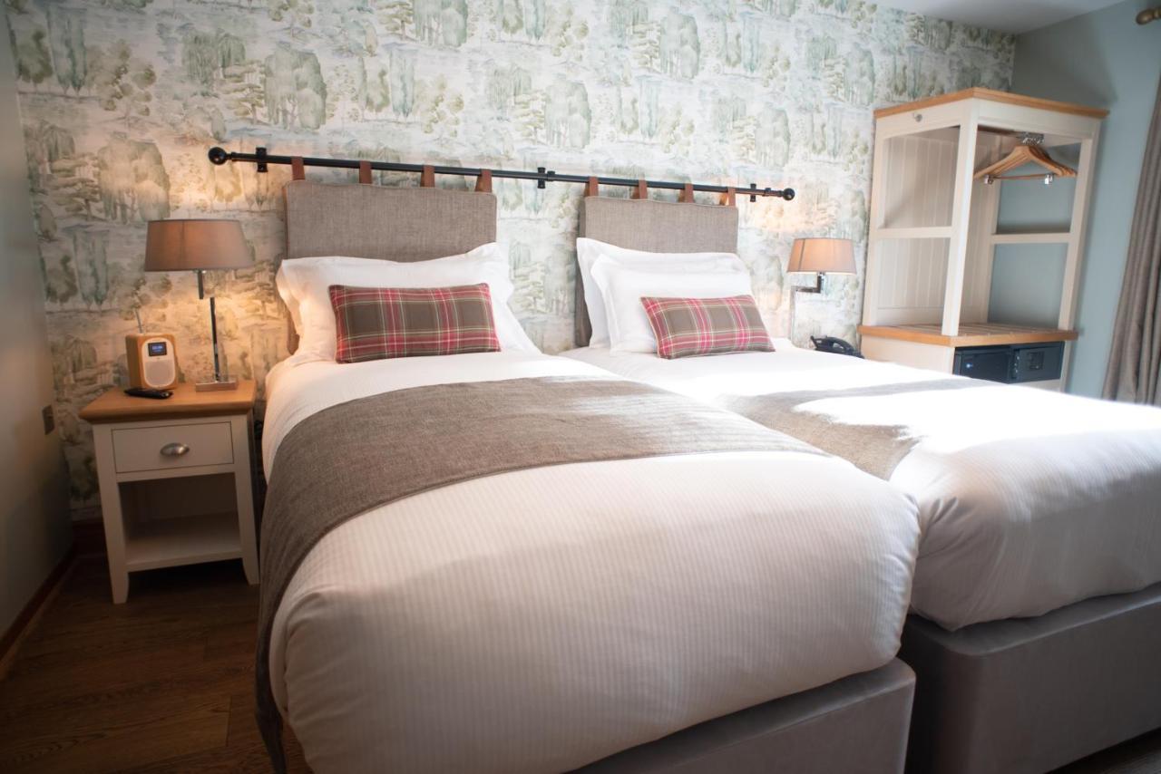 רומזי Cromwell Arms Country Pub With Rooms מראה חיצוני תמונה