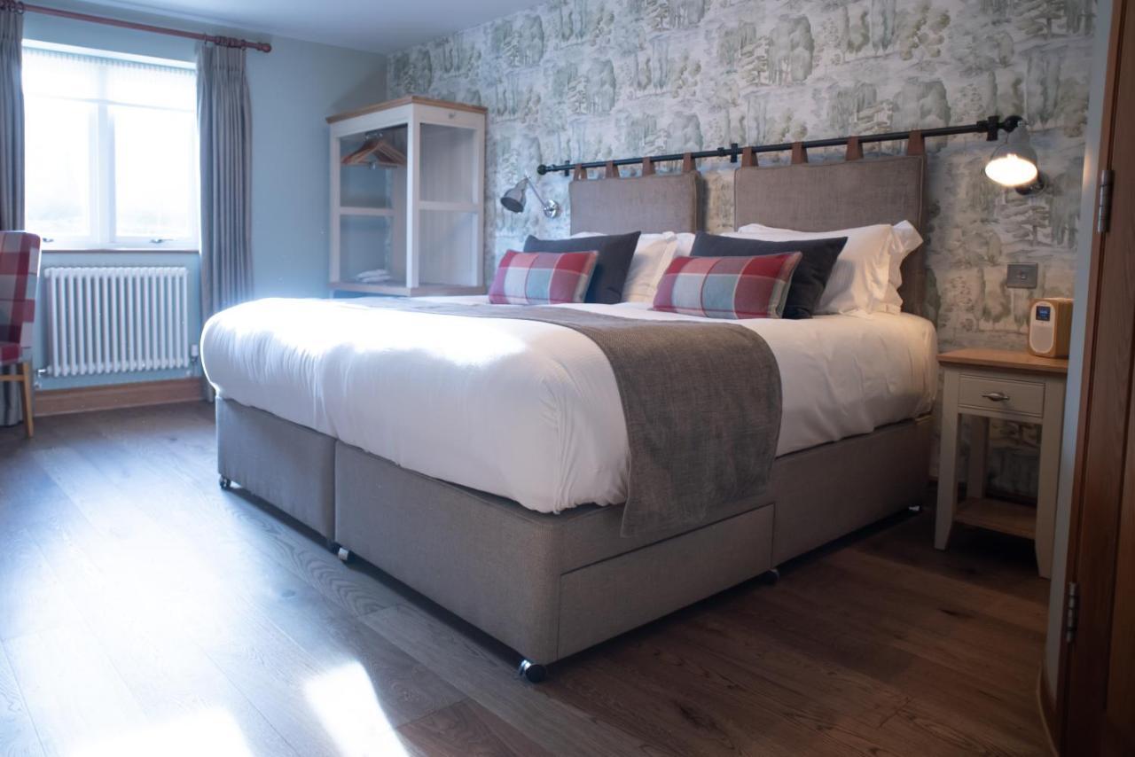 רומזי Cromwell Arms Country Pub With Rooms מראה חיצוני תמונה