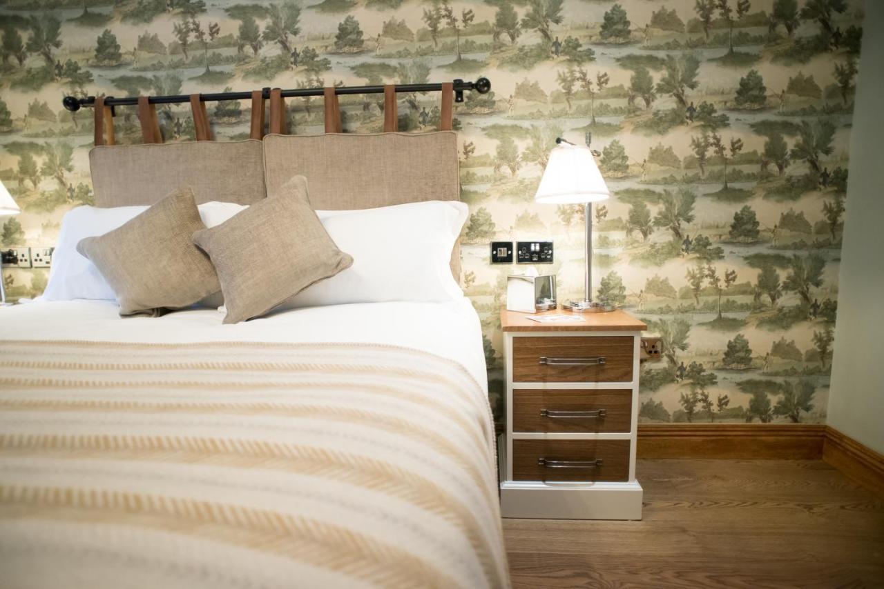 רומזי Cromwell Arms Country Pub With Rooms מראה חיצוני תמונה
